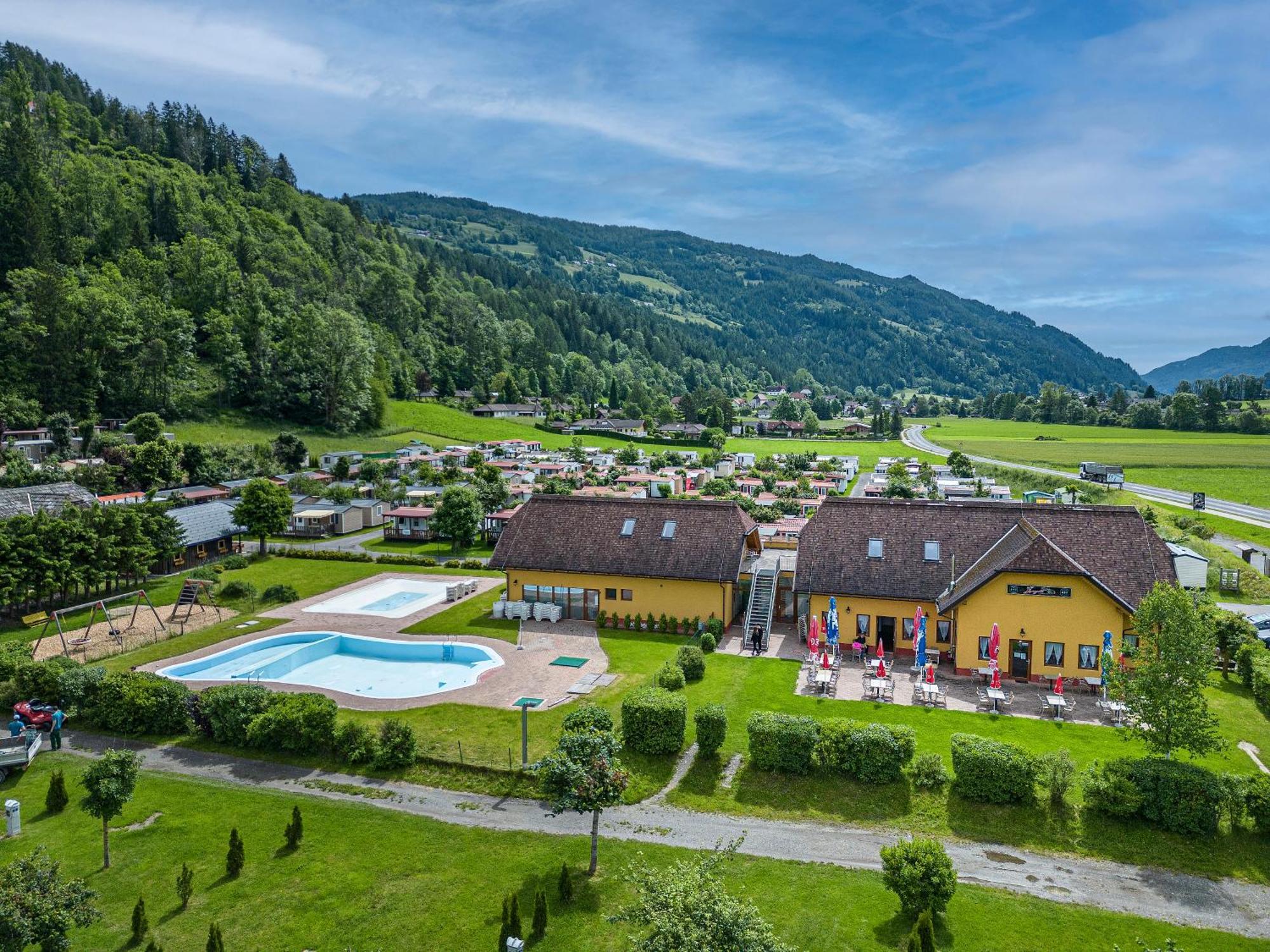 Albatross Mobile Homes On Camping Bella Austria Sankt Peter am Kammersberg Ngoại thất bức ảnh