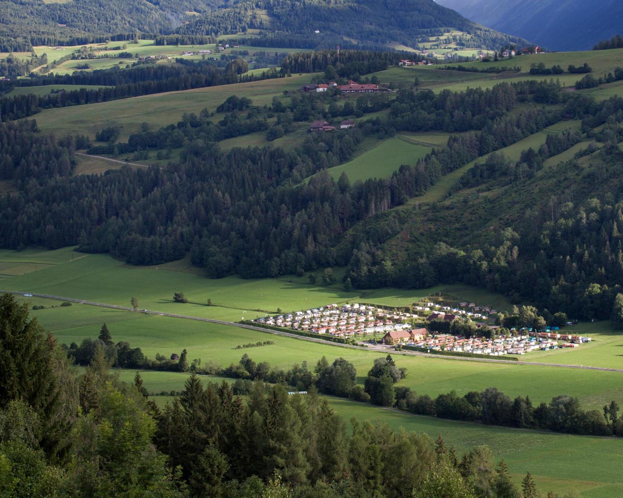 Albatross Mobile Homes On Camping Bella Austria Sankt Peter am Kammersberg Ngoại thất bức ảnh