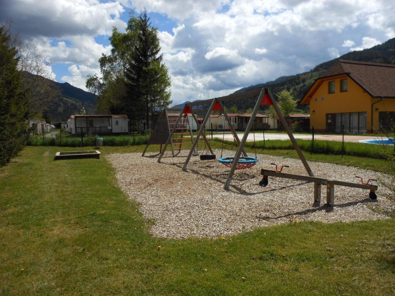 Albatross Mobile Homes On Camping Bella Austria Sankt Peter am Kammersberg Ngoại thất bức ảnh