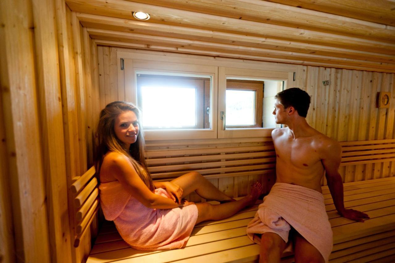 Albatross Mobile Homes On Camping Bella Austria Sankt Peter am Kammersberg Ngoại thất bức ảnh